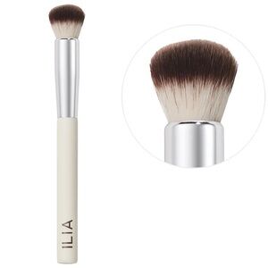 BNIB Ilia Precision Powder Brush